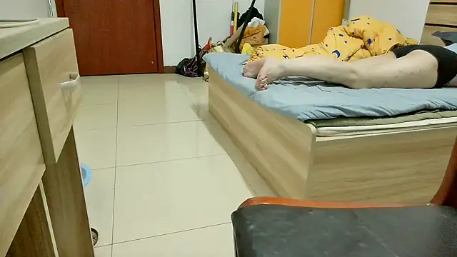 huzi518 online show from September 9, 2025, 1:54 pm