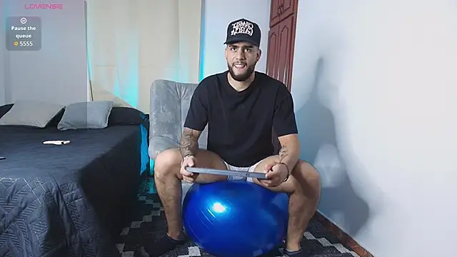 Colt Perci online show from November 19, 2025, 11:27 pm