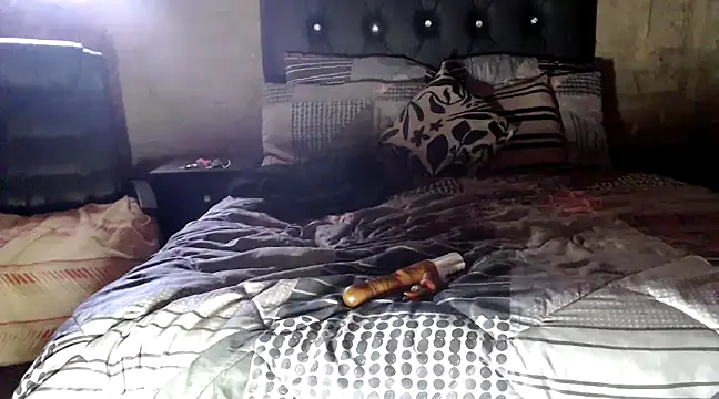 hotyoung24 online show from December 12, 2024, 9:51 am