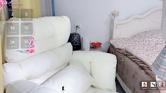 Snapshot of Caitlyn__ chatting on December 19, 2025, 12:23 pm Caitlyn online show from December 19, 2025, 12:23 pm