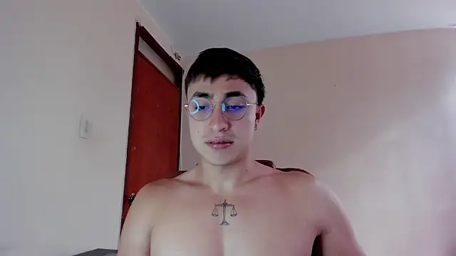 Leoknight online show from March 3, 2025, 9:05 pm