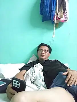 Andresguz35 online show from February 10, 2026, 6:06 am