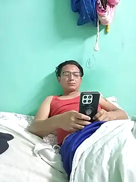 Andresguz35 online show from March 9, 2026, 4:05 am