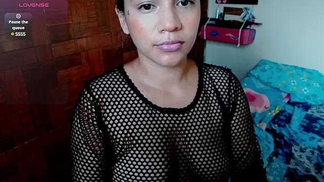 Mia brunette26 online show from February 8, 2025, 9:04 pm