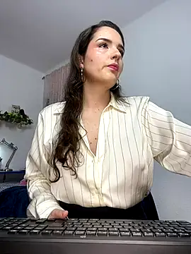 tatianaAlvarez1 online show from October 12, 2025, 8:19 pm