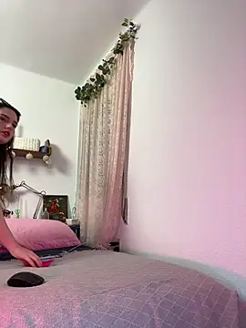 tatianaAlvarez1 online show from December 4, 2025, 10:46 am