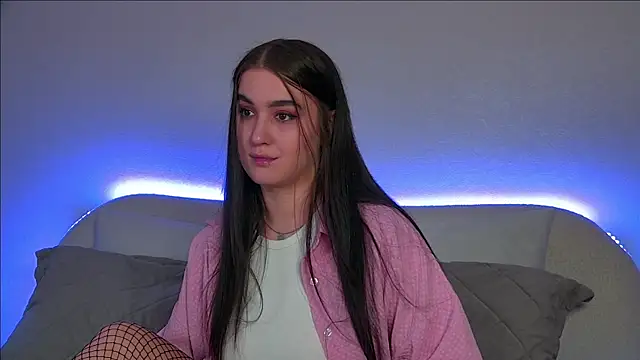 ChristinaMilton online show from February 4, 2025, 6:27 pm