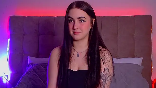 ChristinaMilton online show from March 10, 2025, 6:23 pm