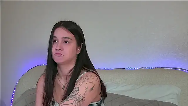 ChristinaMilton online show from September 18, 2025, 6:26 am