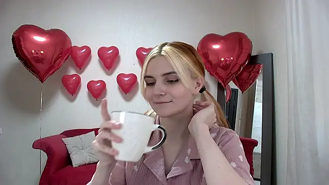 KellyStone online show from February 10, 2025, 9:04 am