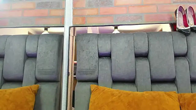 JESSYCORTES online show from September 24, 2025, 1:58 pm