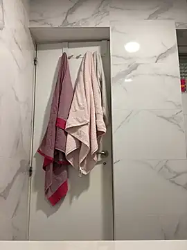 Lucascacaca online show from April 16, 2026, 8:20 pm