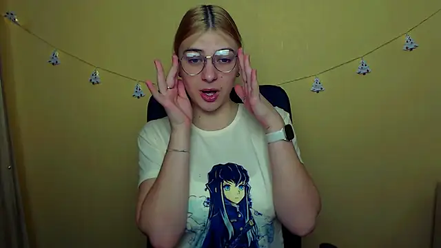 Luna Lush  online show from December 15, 2024, 9:35 am