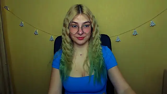 Luna Lush  online show from December 17, 2024, 8:23 am