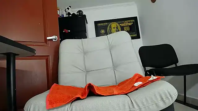 conejita hotxxx online show from February 10, 2026, 9:08 pm