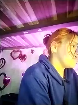 SophiaWeestt99 online show from February 21, 2025, 1:22 am