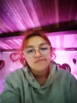 SophiaWeestt99 online show from February 25, 2025, 1:41 am