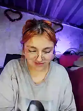 SophiaWeestt99 online show from March 6, 2025, 8:19 am