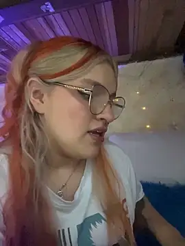 SophiaWeestt99 online show from October 23, 2025, 3:39 am