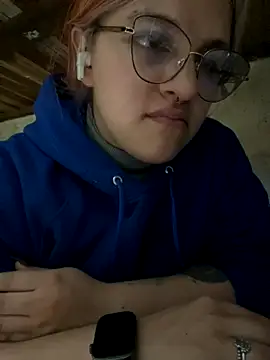 SophiaWeestt99 online show from November 17, 2025, 3:23 am