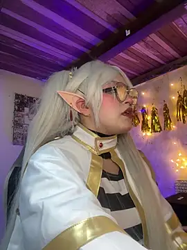 SophiaWeestt99 online show from April 18, 2026, 4:27 am