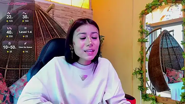 ZaraLim online show from December 4, 2024, 12:25 pm