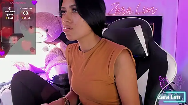 ZaraLim online show from September 13, 2025, 9:58 pm