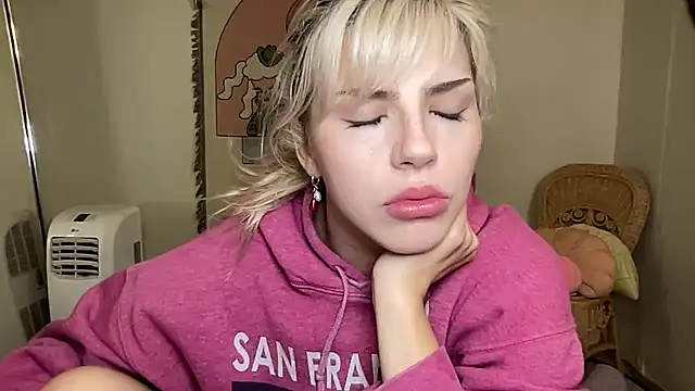 SirenitySirenxx online show from March 7, 2025, 3:08 am