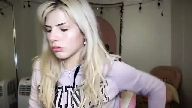 SirenitySirenxx online show from March 7, 2025, 9:48 pm