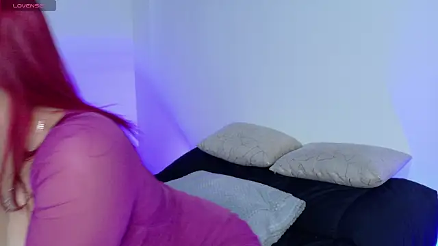 luccycollins  online show from February 6, 2025, 2:15 pm