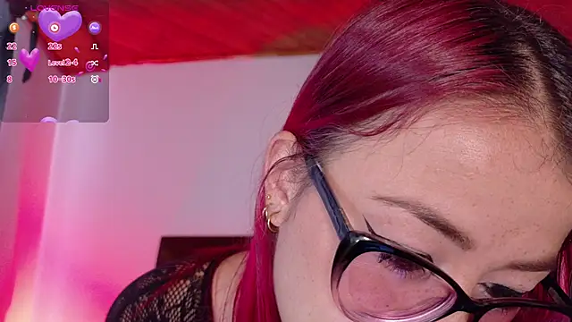 luccycollins  online show from September 9, 2025, 2:49 pm