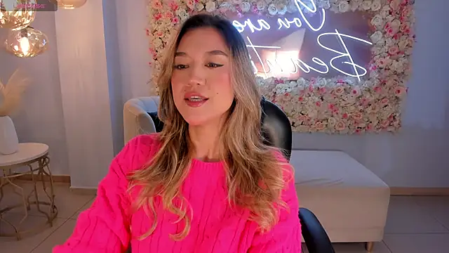 RebeccaHudson online show from October 6, 2025, 7:55 pm