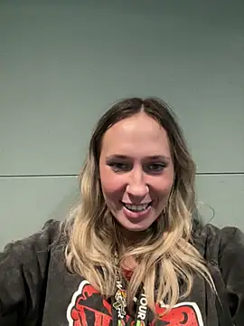 M1ssyk1ssy online show from December 30, 2024, 5:13 pm