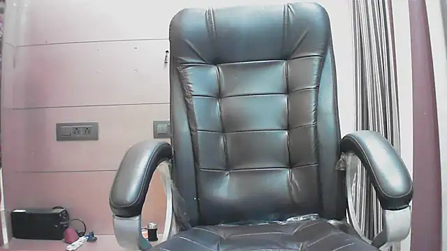 Snapshot of collage_hoty chatting on September 11, 2025, 4:29 pm collage hoty online show from September 11, 2025, 4:29 pm