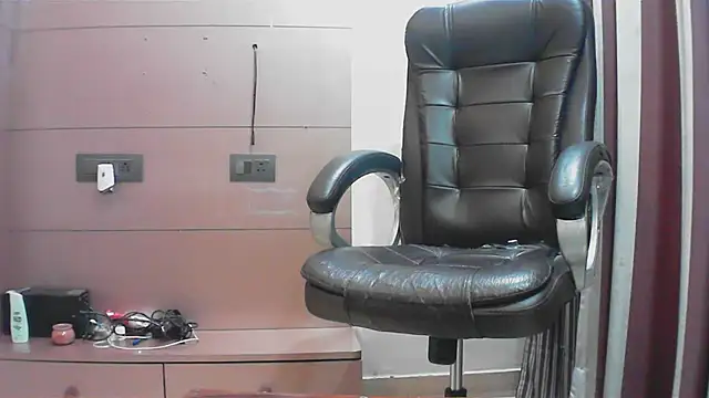 Snapshot of collage_hoty chatting on November 15, 2025, 4:47 pm collage hoty online show from November 15, 2025, 4:47 pm