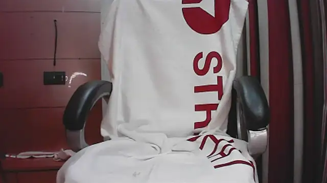 Snapshot of collage_hoty chatting on December 13, 2025, 8:47 pm collage hoty online show from December 13, 2025, 8:47 pm