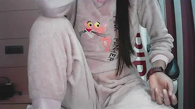 Snapshot of collage_hoty chatting on December 15, 2025, 4:55 pm collage hoty online show from December 15, 2025, 4:55 pm