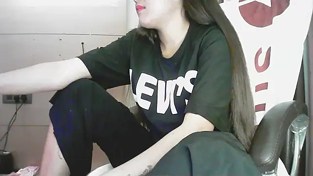 Snapshot of collage_hoty chatting on January 11, 2026, 3:17 pm collage hoty online show from January 11, 2026, 3:17 pm