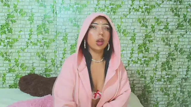 DafneMillers online show from March 8, 2025, 1:39 am