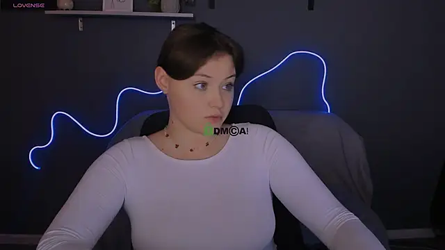 nikole kitt online show from September 26, 2025, 8:02 pm