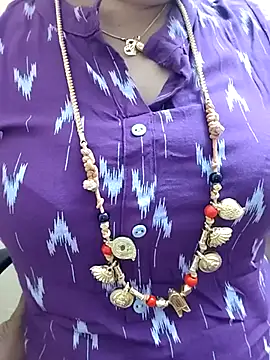 gaurika18 online show from March 19, 2025, 2:02 pm