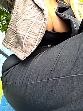 giselxxx hot online show from November 17, 2025, 1:28 pm