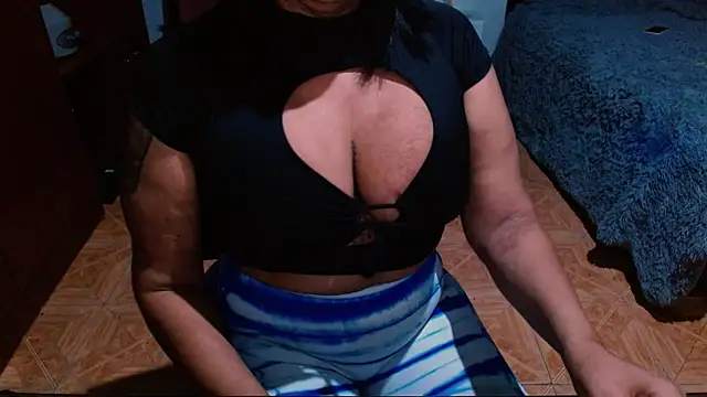 Snapshot of Demion_prince chatting on February 5, 2025, 10:33 pm Demion prince online show from February 5, 2025, 10:33 pm