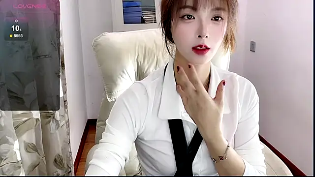 NINIbaby-99 online show from January 13, 2025, 5:44 pm