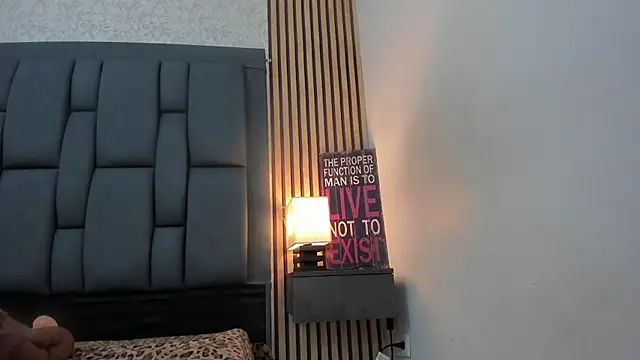 candela collinss online show from February 6, 2025, 4:25 pm