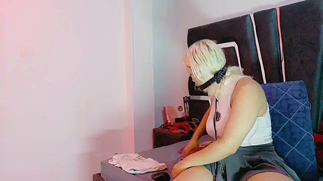 AliceandMax online show from February 18, 2026, 1:29 pm