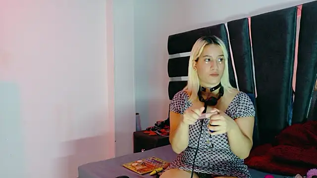 AliceandMax online show from March 25, 2026, 1:50 pm