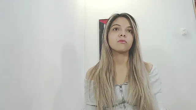 andreau18 online show from September 11, 2025, 1:33 pm