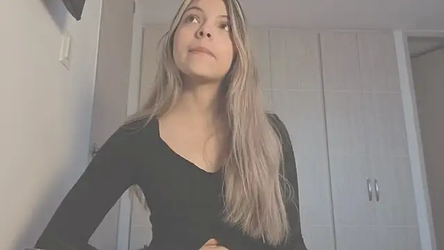 andreau18 online show from December 18, 2025, 1:17 pm