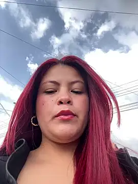 lia moon77 online show from February 5, 2025, 7:31 pm